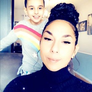 Meet your Posher, Fatima